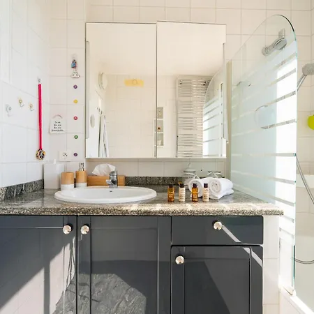Veeve - Romantic Terrace Apartment