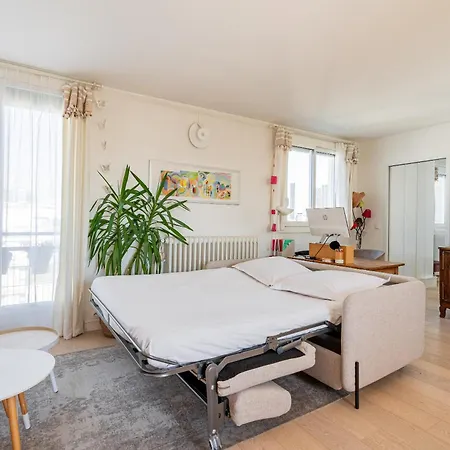 Veeve - Romantic Terrace Apartment Paris